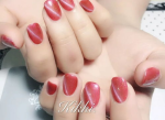 苏新皓今日美甲新风尚：红色魅力绽放指尖